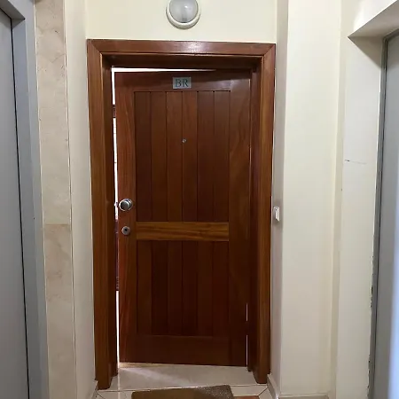 Plaza Near Forum Madeira - For Rent דירה *