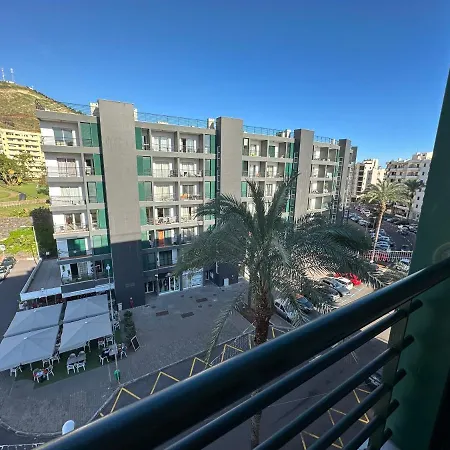 Plaza Near Forum Madeira - For Rent דירה